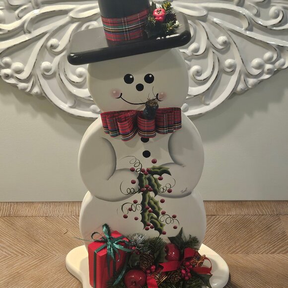 Gorgeous 21" Tall Handmade And Tole Painted Jolly Wood Snowman With Presents - Picture 12 of 12